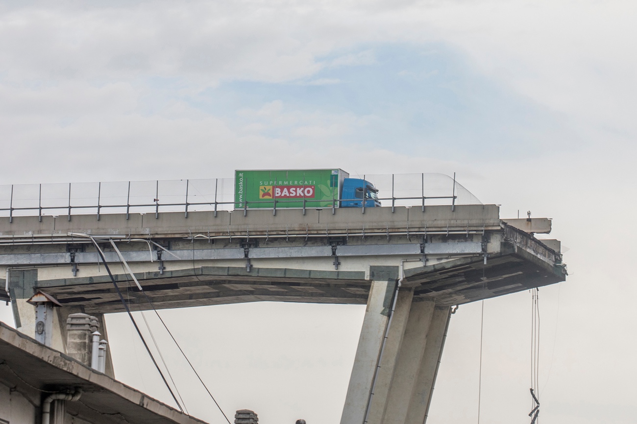 Crollo ponte Morandi: rimborsi per gli autotrasportatori