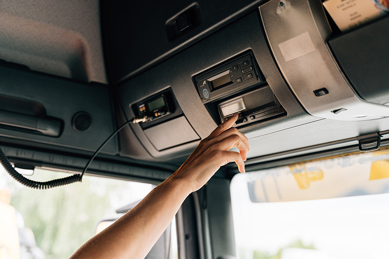 Tachigrafo, cambiano gli obblighi di comunicazione nel trasporto su strada