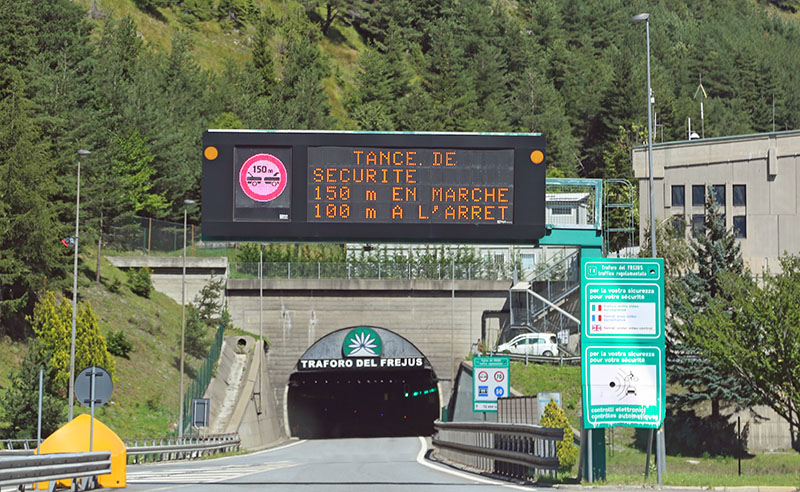 Chiusura Tunnel del Monte Bianco: +45% di mezzi pesanti al Frejus