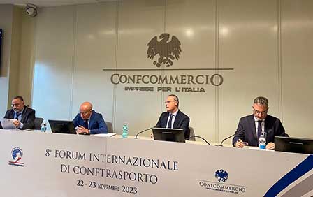 Conftrasporto/Confcommercio: trasporto merci in crescita ma serve investire sulle infrastrutture