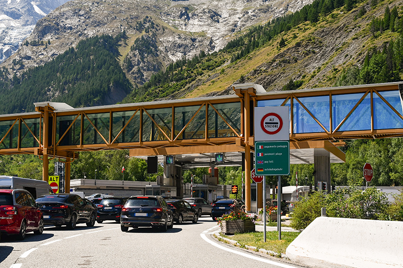 Schengen: proseguono i controlli Italia-Slovenia. L’Austria li proroga fino a maggio