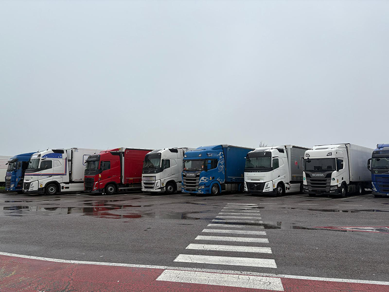 Ue: nuovo studio sulle aree di parcheggio sicure e protette per i conducenti professionisti