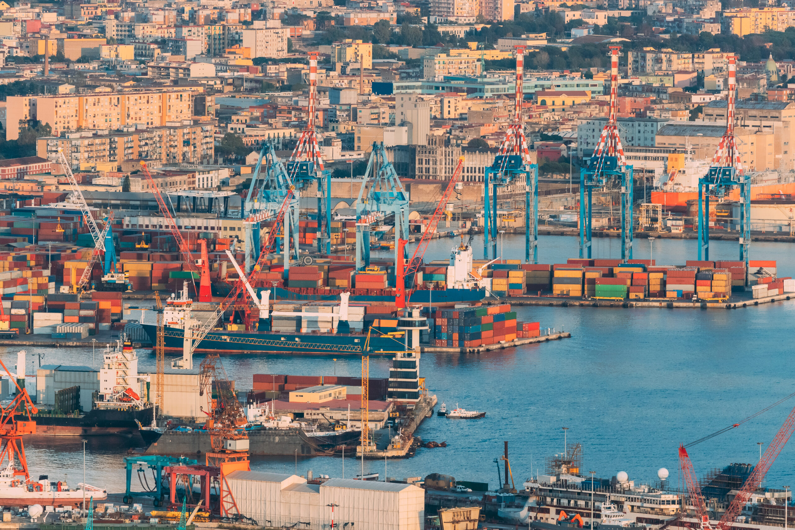 Porto di Napoli, riprese le attività degli autotrasportatori