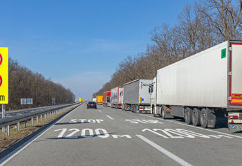 Balcani: autotrasportatori contro il nuovo sistema di controllo digitale d’ingresso in Ue